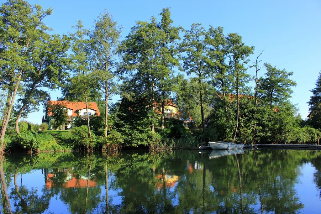 Mueritzparadies - Feriendorf Alte Fahrt レヒリン エクステリア 写真